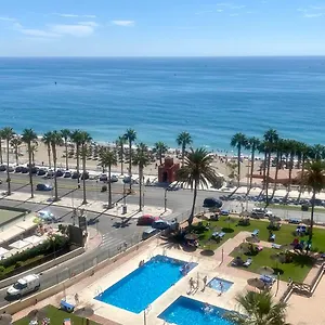 Moderno En Primera Línea De Playa. Benalmádena